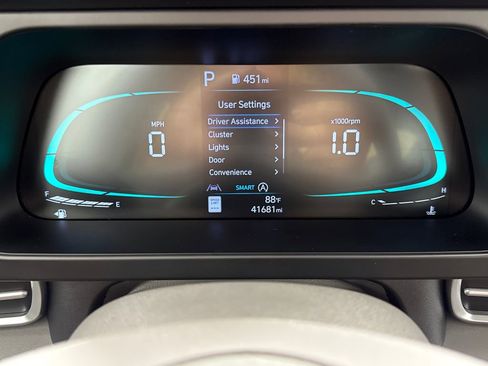 Certified 2024 Hyundai Elantra SE FWD image 17