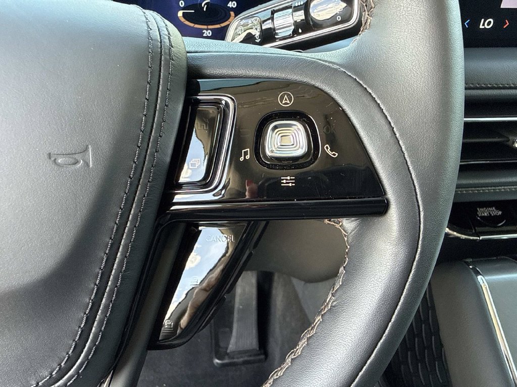 New 2026 Lincoln Aviator 2WD image 30