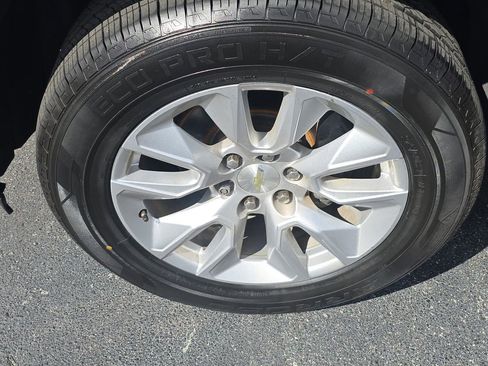 Used 2020 Chevrolet Silverado 1500 Custom w/ Custom Value Package image 10