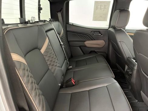 Used 2026 GMC Canyon Denali AWD/4WD image 16