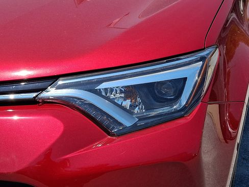 Used 2016 Toyota RAV4 Limited AWD/4WD image 9
