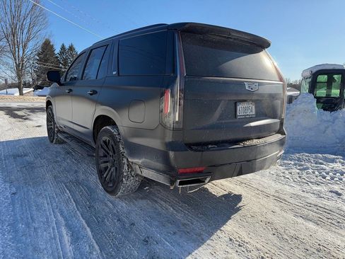 Used 2021 Cadillac Escalade Premium Luxury image 3