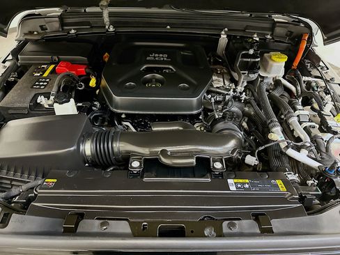 Used 2023 Jeep Wrangler Unlimited w/ Cold Weather Group image 33