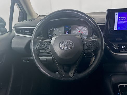 Used 2025 Toyota Corolla LE image 17