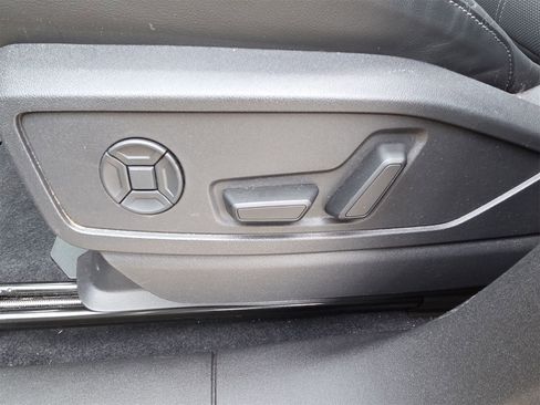 Used 2025 Audi Q5 Premium Plus w/ Premium Plus image 17