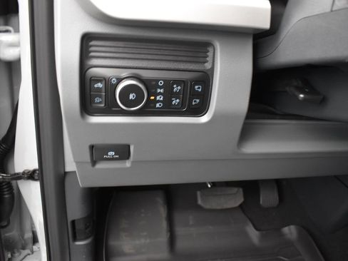 New 2026 Ford F250 XLT w/ XLT Premium Package RWD image 13