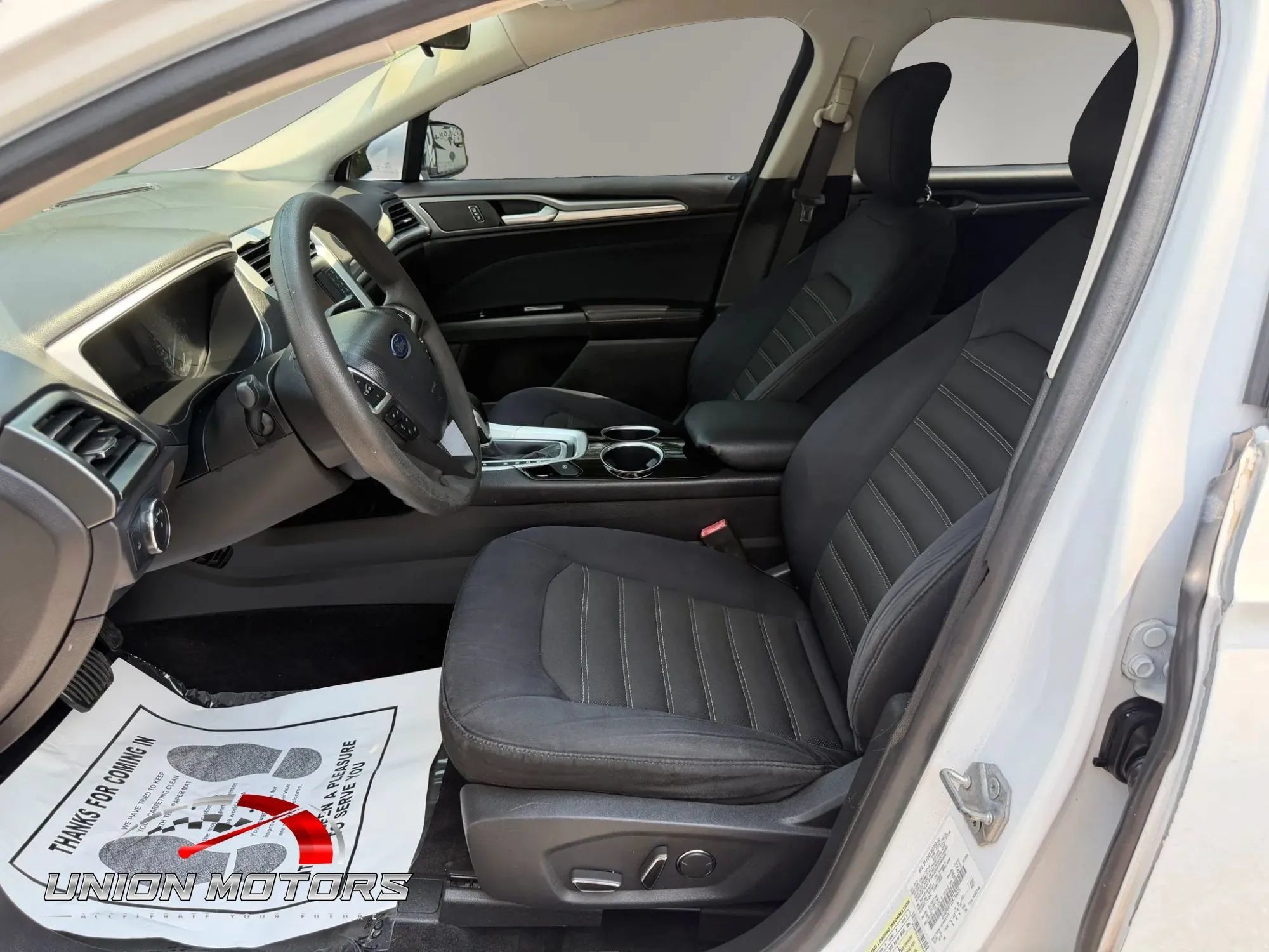Used 2014 Ford Fusion SE FWD image 17