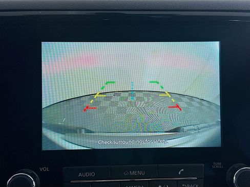 Used 2024 Nissan Frontier SL image 21