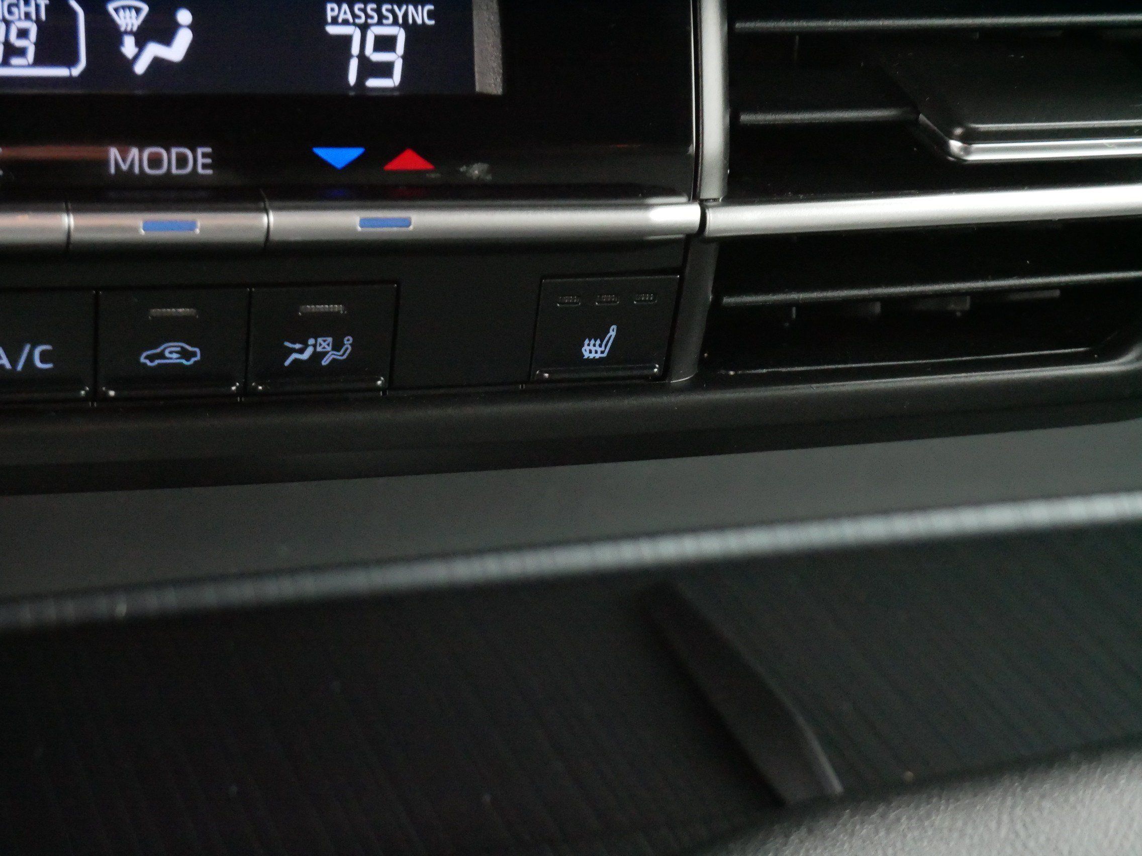 Certified 2022 Toyota Sienna XSE FWD image 28