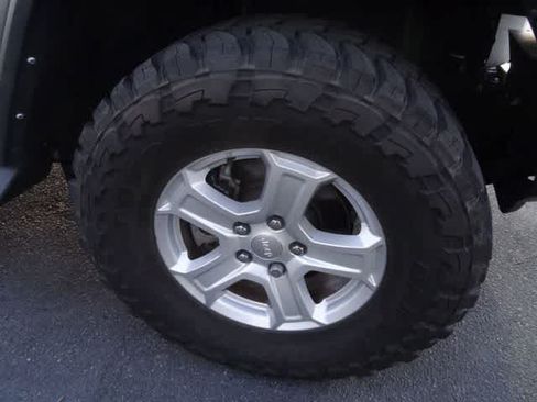 Used 2022 Jeep Wrangler Unlimited Sport AWD/4WD image 16