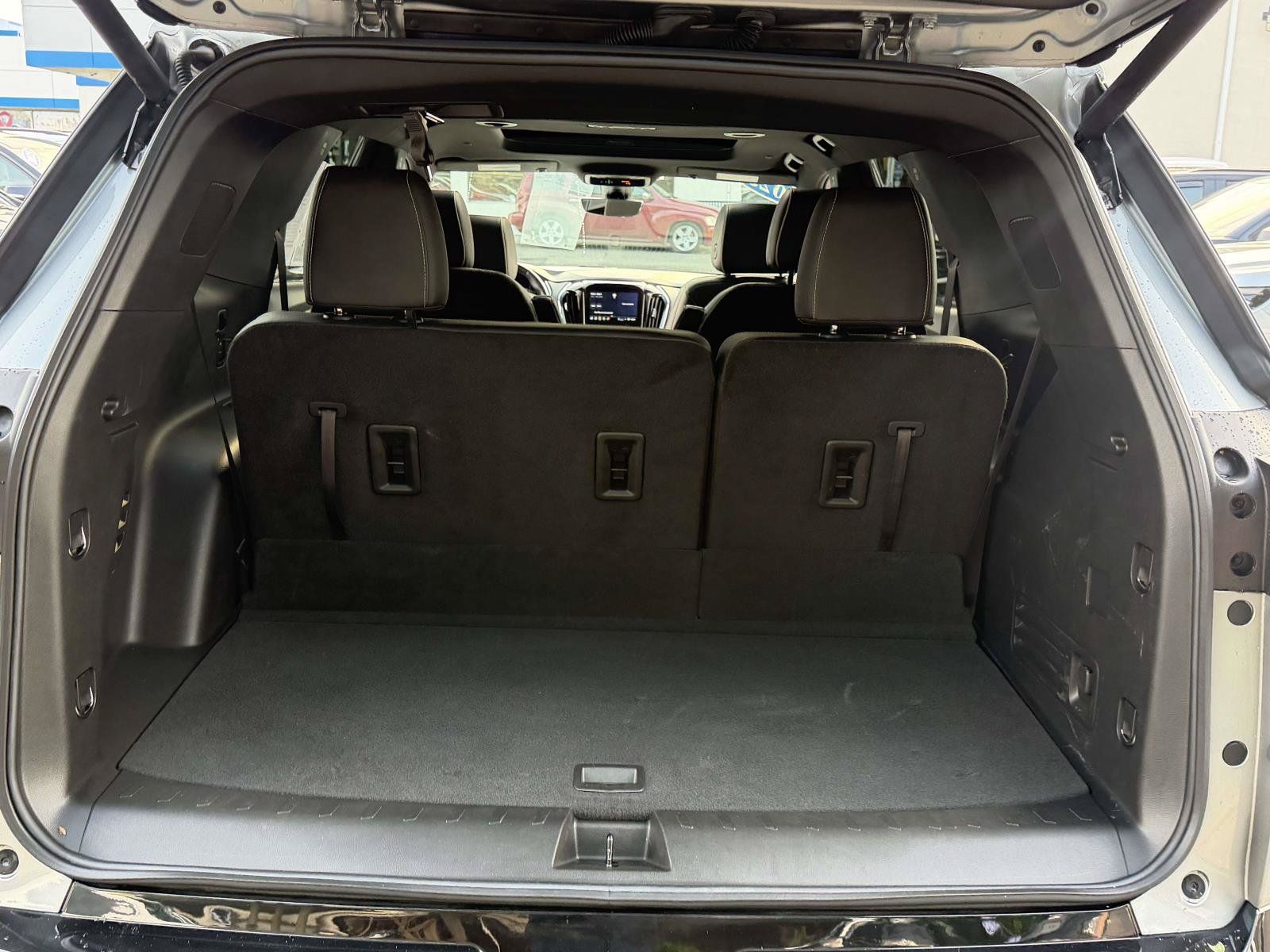 Certified 2023 Chevrolet Traverse Premier w/ Redline Edition AWD/4WD image 6