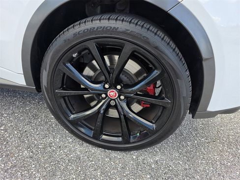 Used 2020 Jaguar F-PACE SVR image 20