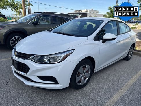 Used 2017 Chevrolet Cruze LS FWD image 2