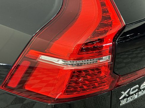 Used 2025 Volvo XC60 B5 Plus image 35