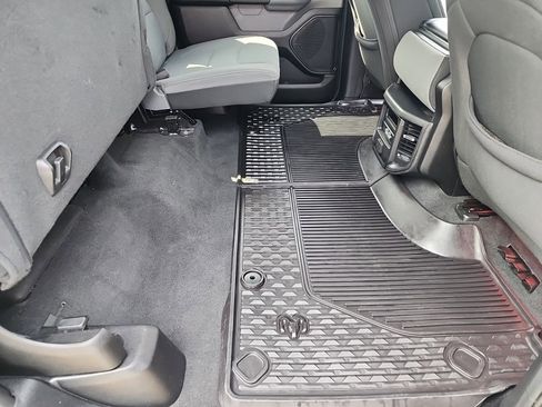 Used 2019 RAM 1500 Big Horn AWD/4WD image 40