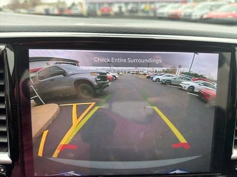 Used 2021 Chrysler Pacifica Touring w/ Uconnect Theater Family Group image 17