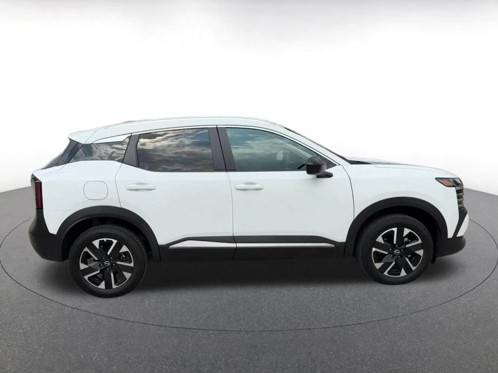 Used 2026 Nissan Kicks SV w/ Cold Weather Package AWD/4WD image 15