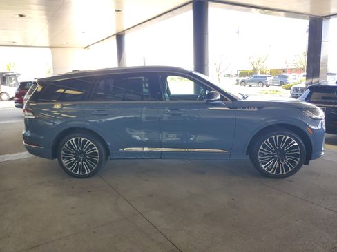 New 2026 Lincoln Aviator Black Label image 4