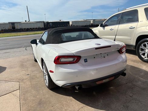 Used 2017 FIAT 124 Spider Lusso RWD image 19