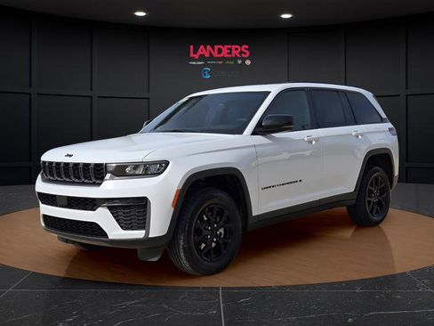 New 2026 Jeep Grand Cherokee Altitude RWD image 1