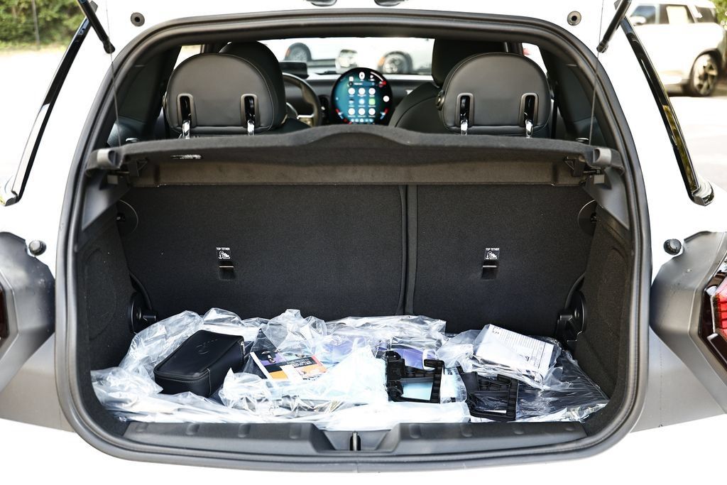 New 2026 MINI Cooper 2-Door Hardtop FWD image 25