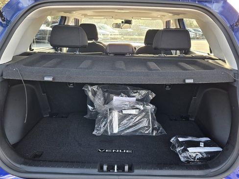 Certified 2025 Hyundai Venue SEL image 14