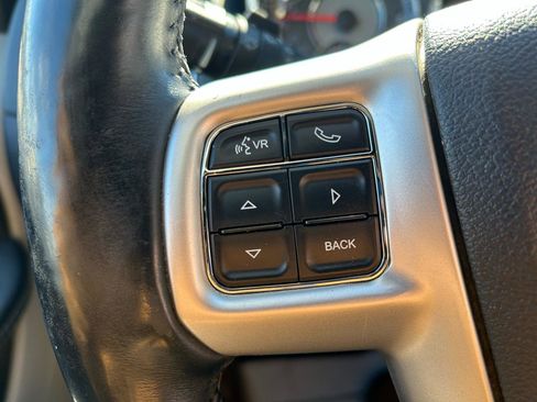 Used 2014 Chrysler Town & Country Touring-L w/ Driver Convenience Group image 16