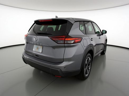 Used 2025 Nissan Rogue SV FWD image 9