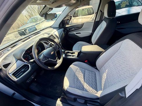 Used 2022 Chevrolet Equinox LS AWD/4WD image 9