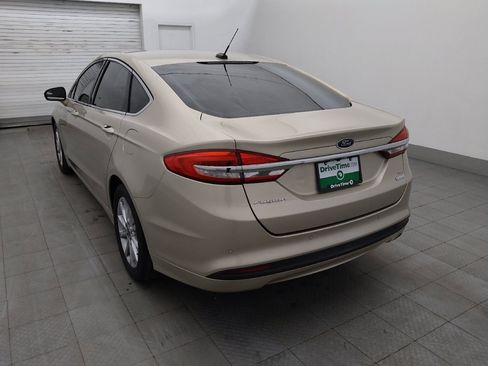 Used 2017 Ford Fusion SE w/ Fusion SE Technology Package FWD image 5