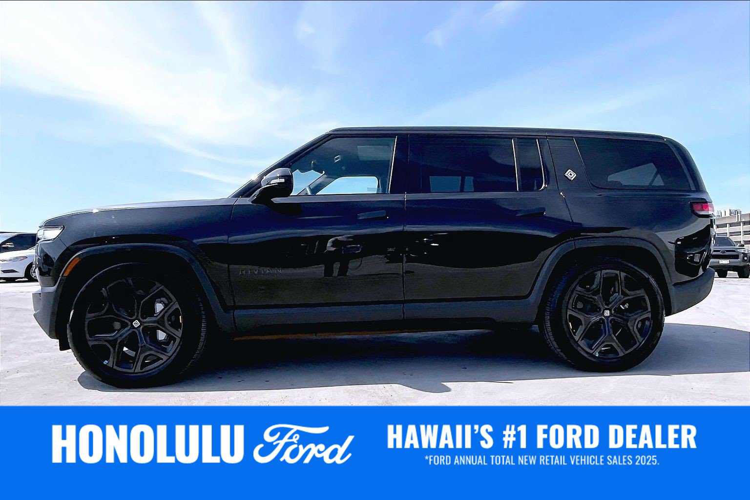 Used 2026 Rivian R1S Adventure Dual AWD/4WD image 3