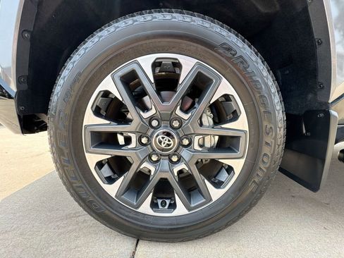 Used 2025 Toyota Tundra Limited image 31