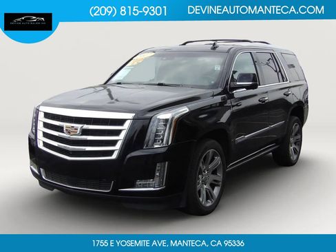 Used 2017 Cadillac Escalade Premium Luxury image 3
