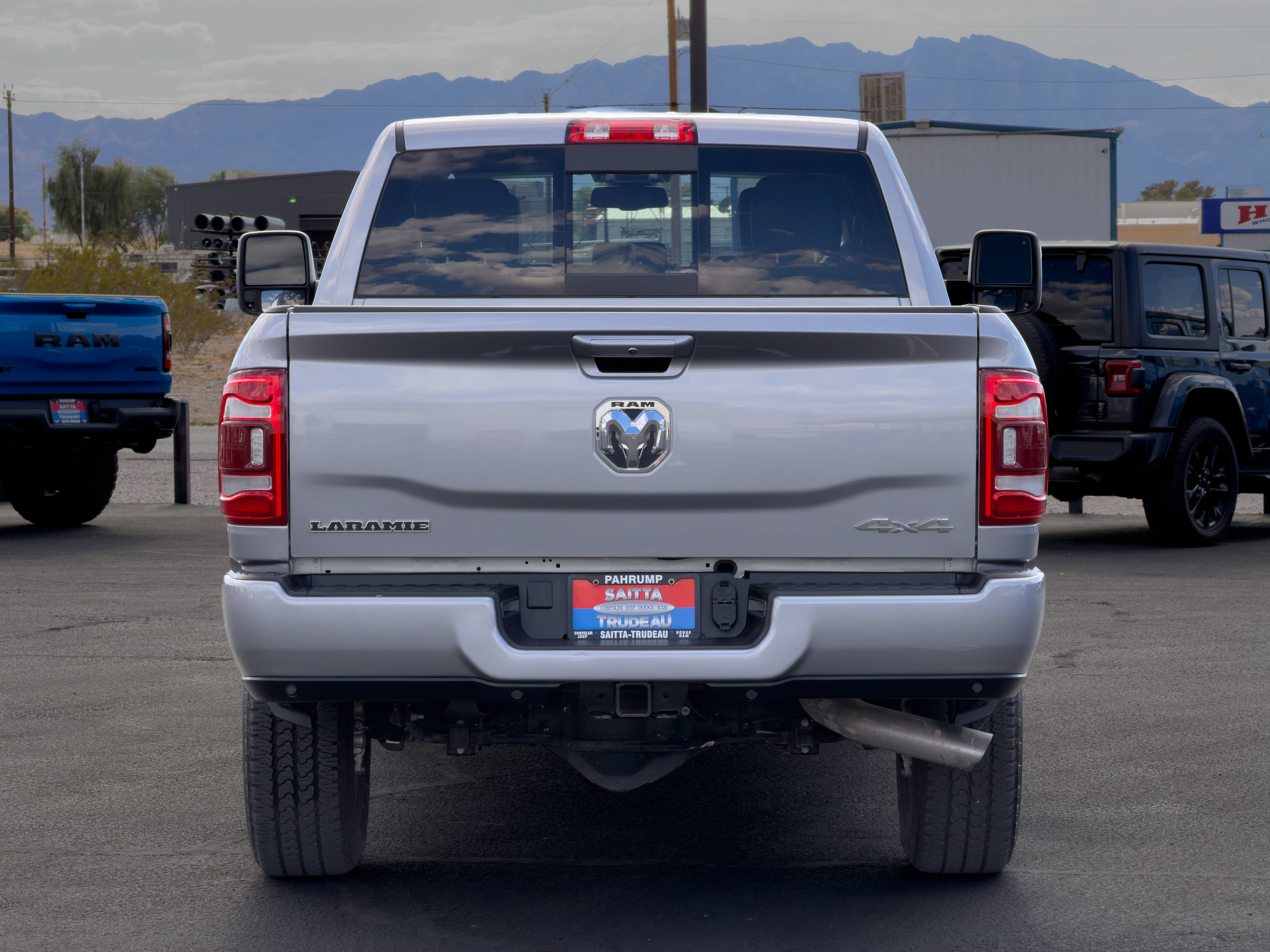Used 2024 RAM 2500 Laramie AWD/4WD image 4