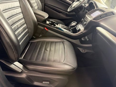 Used 2018 Ford Edge SEL w/ Equipment Group 201A AWD/4WD image 23