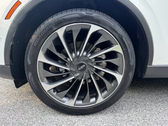 Used 2020 Lincoln Aviator Reserve w/ Equipment Group 202A AWD/4WD image 2