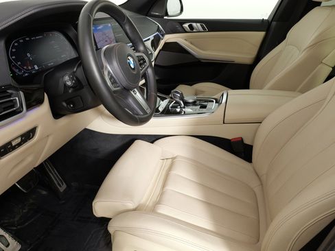 Used 2021 BMW X5 M50i w/ Premium Package image 31
