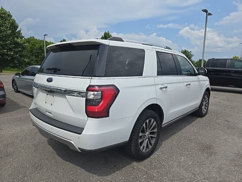 Used 2018 Ford Expedition Limited w/ Equipment Group 301A AWD/4WD image 8