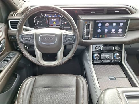 Used 2021 GMC Yukon XL Denali w/ Denali Premium Package RWD image 11