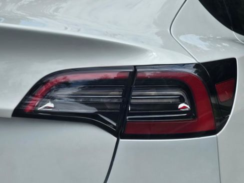 Used 2023 Tesla Model 3 Standard Range RWD image 29