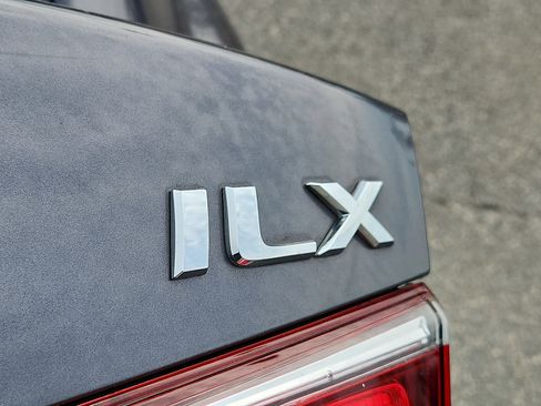 Certified 2017 Acura ILX w/ Premium Package image 30