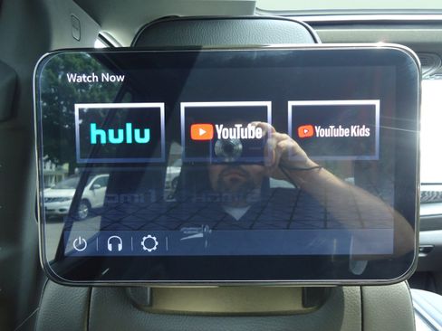 Used 2024 GMC Yukon Denali w/ Advanced Technology Package AWD/4WD image 32