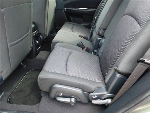 Used 2016 Dodge Journey SE w/ Flexible Seating Group FWD image 24
