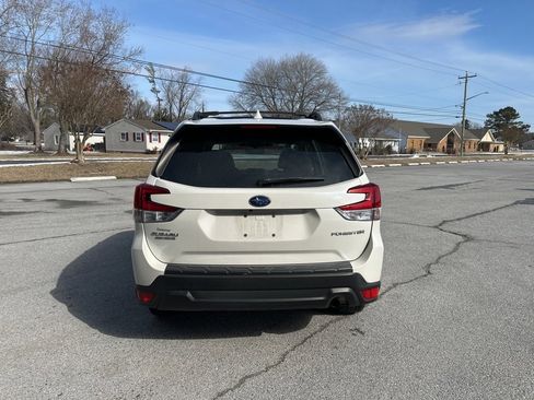 Used 2023 Subaru Forester Premium image 6