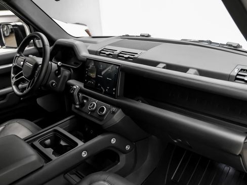 Used 2024 Land Rover Defender 130 Outbound AWD/4WD image 18