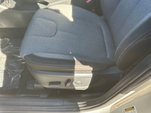 Used 2023 Hyundai Santa Fe SEL Convenience image 4