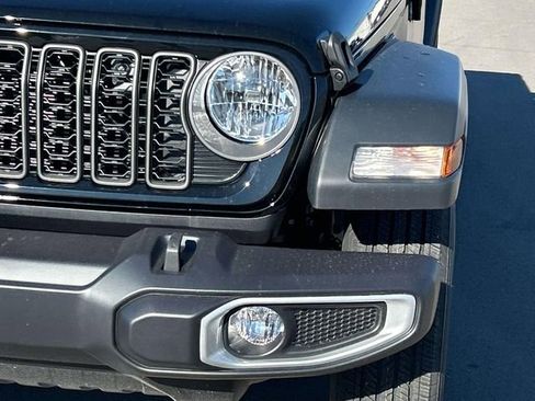 New 2026 Jeep Gladiator Sport image 9