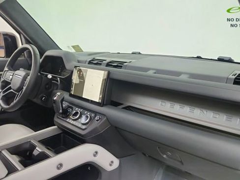 Used 2025 Land Rover Defender 110 X image 20