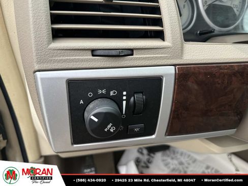 Used 2010 Chrysler Town & Country Touring w/ Family Value Group FWD image 17