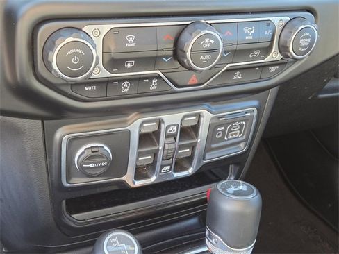 Used 2021 Jeep Wrangler Unlimited Sahara image 23